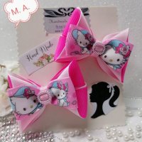 Аксесоар за коса с панделка на сладко Hello Kitty. , снимка 1 - Шноли, диадеми, ленти - 31696503