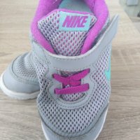Детски маратонки Nike 25 номер , снимка 1 - Детски маратонки - 40750957