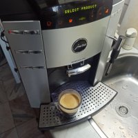 Кафеавтомат Jura F90 работи отлично и прави хубаво кафе с каймак , снимка 3 - Кафемашини - 42848593