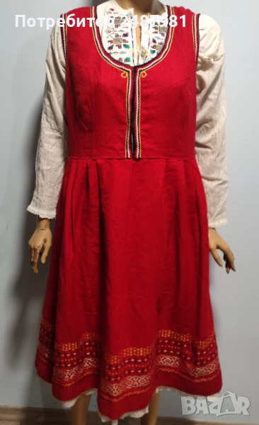 Продавам стар ансамблов сукман, снимка 1