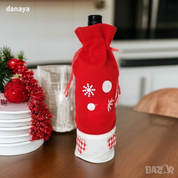 6260 Коледна дреха за бутилка с декорация снежинки и сърца, снимка 1