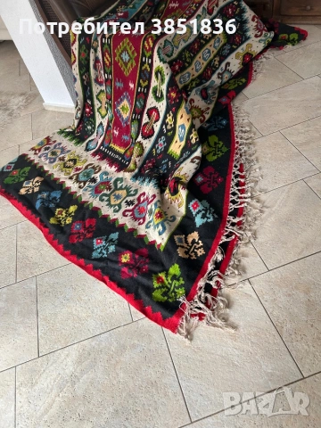 Чипровски килим, снимка 3 - Антикварни и старинни предмети - 53034079