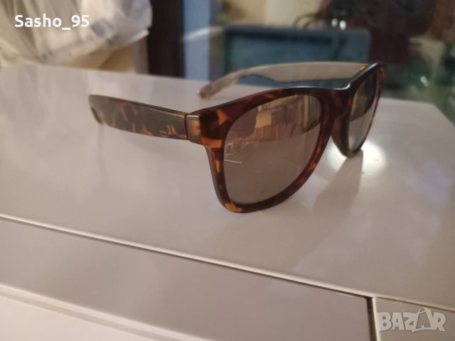 Очила VANS , снимка 2 - Слънчеви и диоптрични очила - 50462053