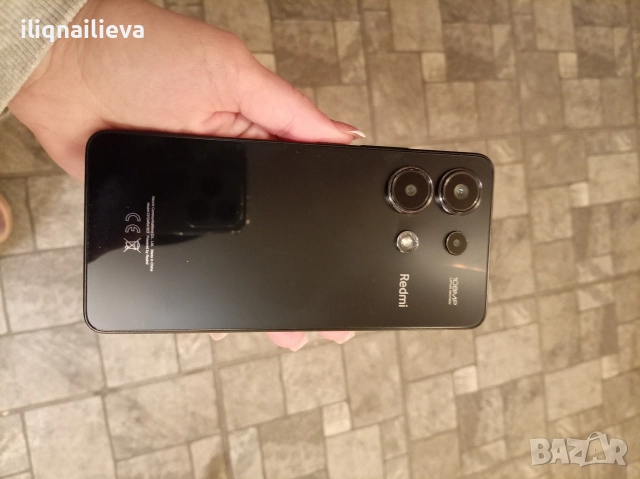 Продавам Xiaomi Redmi Note 13 4G, версия 256 GB / 8 GB RAM. 