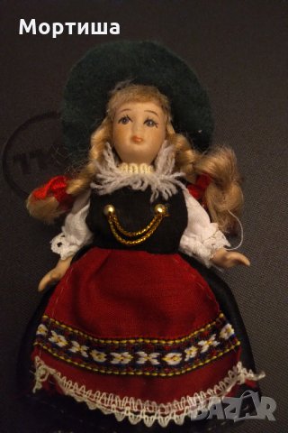 Колекционерска изцяло порцеланова кукличка , снимка 2 - Колекции - 29581680