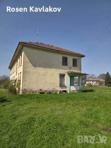 училище с голям двор, снимка 3 - Вили - 54214747