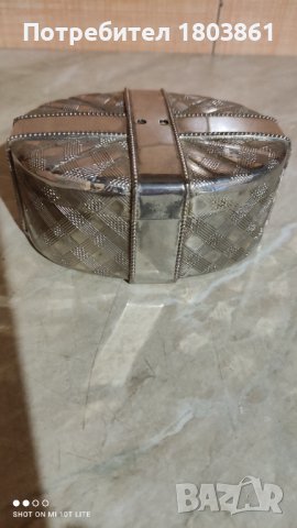 Тежка винтидж метална кутия за бижута овална