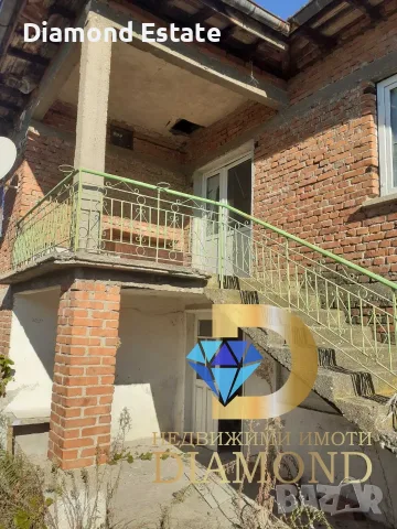 Двуетажна къща в село Медникарово, обл. Стара Загора, снимка 3 - Къщи - 56069465