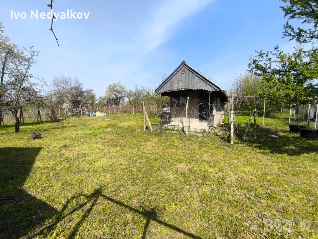 Вила, в.з. 10-ти километър, местност Люляците, Петролна база, снимка 2 - Вили - 54364018