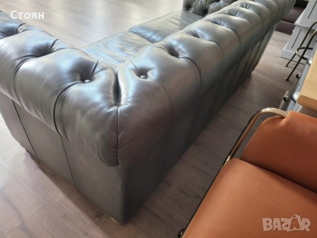 Сиво - зелен кожен диван тройка тип Честърфийлд, снимка 7 - Дивани и мека мебел - 54289085
