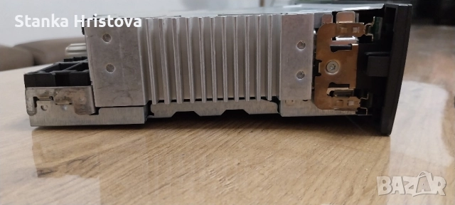 Оригинален CD плейър Renault. , снимка 3 - Аксесоари и консумативи - 52138701