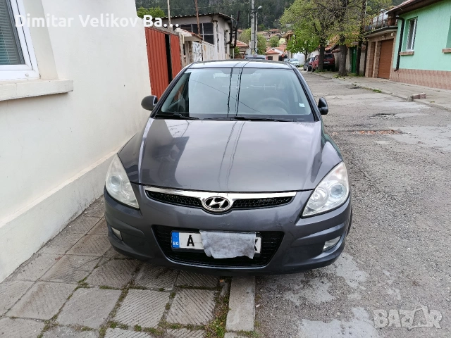 Продавам Hiunday I30. Газ-бензин.