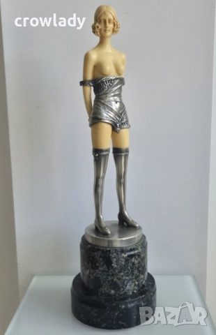 Преди представлението пластика в стил АРТ ДЕКО Argentor Wien