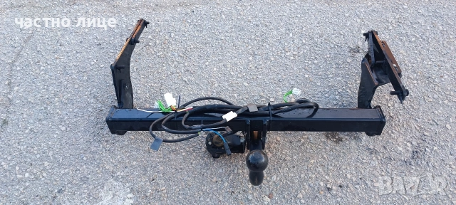 теглич за тойота Ярис 2013г