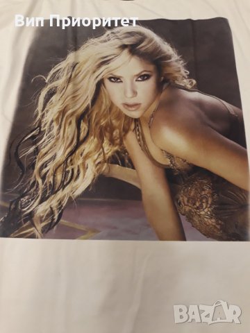 Бяла тениска с паднал ръкав , принт с привлекателна снимка на Шакира, красива, спортно-елегантна, снимка 6 - Тениски - 37416144