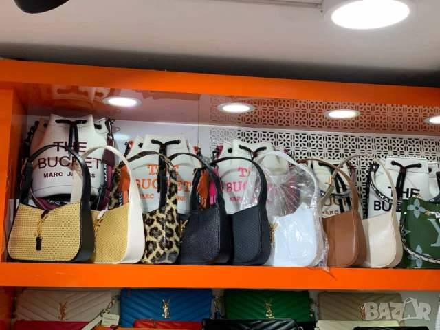 чанти guess jaquemuss chanel louis vuitton versace, снимка 13 - Чанти - 51427558