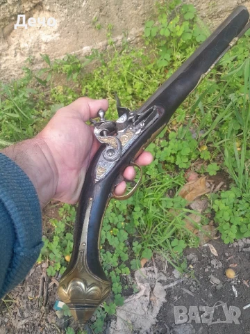 Уникален Османски, Балкански Кремъчен пищов Работещ механизъм
Красиви орнаменти Позлатен механизъм, снимка 8 - Антикварни и старинни предмети - 50480609