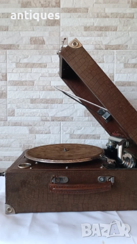Стар грамофон с манивела - Columbia - 1930" година - Great Britain, снимка 6 - Антикварни и старинни предмети - 53007440