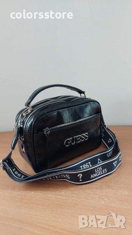Черна чанта Guess код SG70, снимка 3 - Чанти - 38139185
