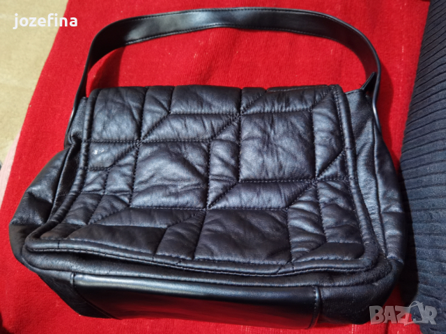 Дамска чанта от изкуствена много мека кожа, снимка 1 - Чанти - 44545310