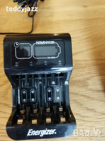 Зарядни за акумулаторни батерии АА,ААА,9V Energizer,Uniross , снимка 3 - Друга електроника - 49004768