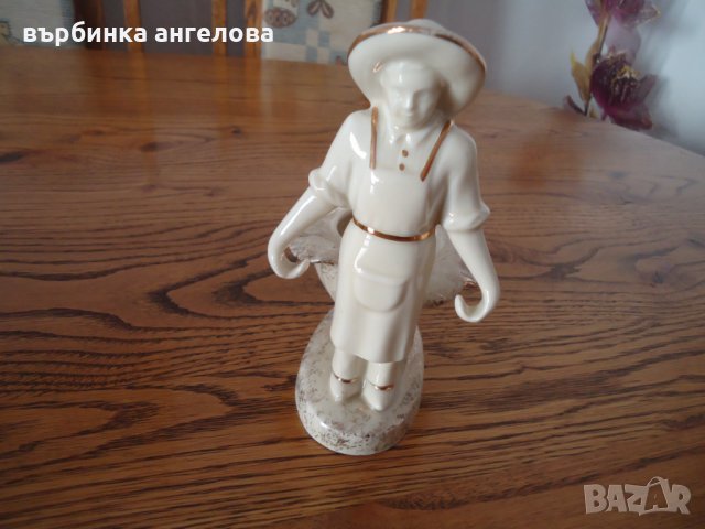 Порцеланова фигура с позлата, снимка 2 - Колекции - 34166931