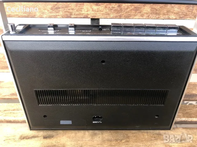 Радиокасетофон SABA RCR 352 -като Нов!, снимка 9 - Радиокасетофони, транзистори - 48678984