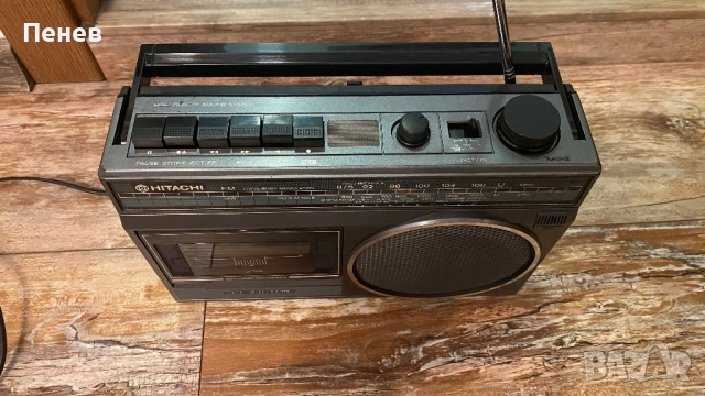 Касетофон Hitachi TRK-510E, снимка 2 - Радиокасетофони, транзистори - 52922411