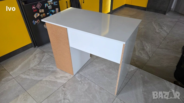 Ученическо бюро в отлично състояние, снимка 4 - Бюра - 54225929