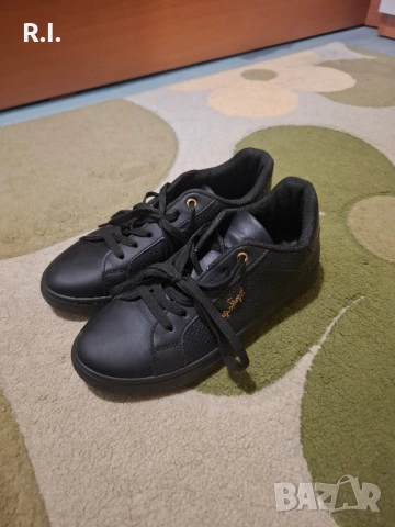 Дамски черни обувки