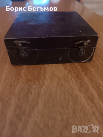 Античен компас в сгъваем дървен корпус, снимка 3 - Антикварни и старинни предмети - 52044368