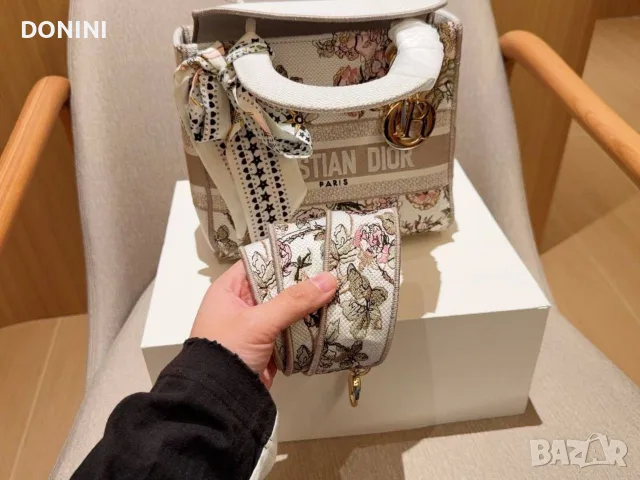 Christian Dior Дамска чанта, кожа, снимка 4 - Чанти - 56377593