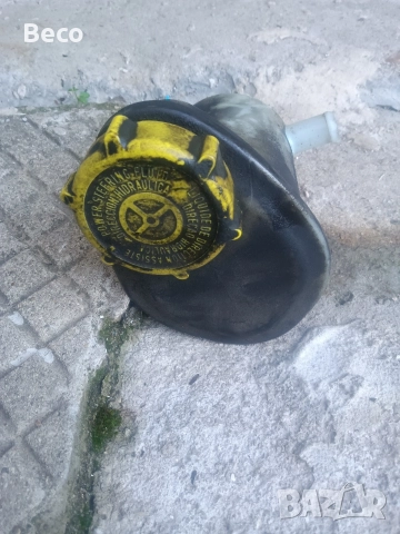 казанче за хидравлична течност , снимка 2 - Части - 52946376