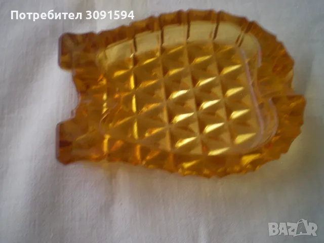 Стъклен пепелник 19ти век цвят карамел, снимка 3 - Други ценни предмети - 47587502