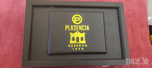 Дървена кутия от пури. 