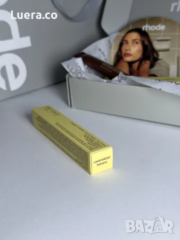 rhode Caramelized Banana Lip Gloss гланц балсам за устни Peptide Treatment карамелизиран банан Хайли, снимка 2 - Декоративна козметика - 56139118