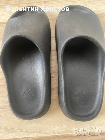 adidas yeezy slides black