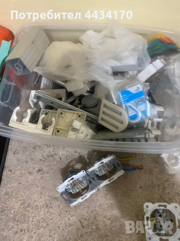 Спешно! Голяма кутия с части за майстори – Ключове, планки, крачета и др., снимка 9 - Други - 53309711