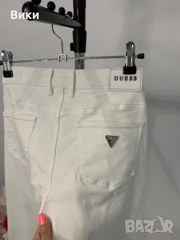 Бял панталон на Guess размер 26, снимка 3 - Панталони - 50085706