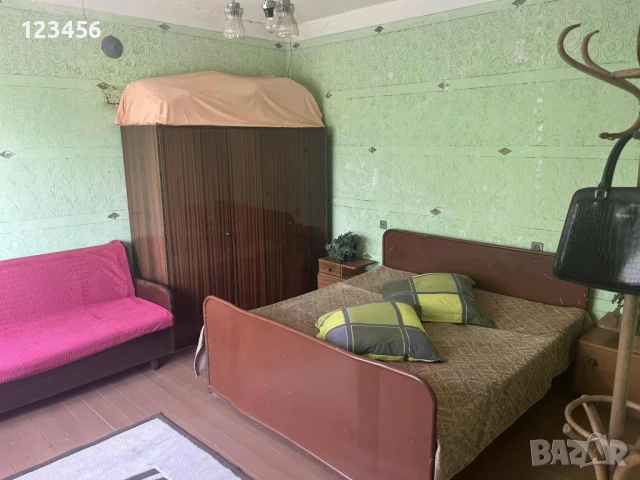 Къща с двор 2,2дка в с.Златовръх , снимка 16 - Къщи - 50954343