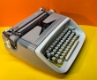 Пишеща Машина Royal Made in USA 3 Цвята Qwerty клавиатура топ състояние, снимка 5