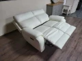 Бял кожен диван двойка La-z-boy с електрически релакс механизъм, снимка 5
