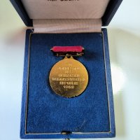 Медал за 20-годишнината на ГДР Лента: червена, снимка 3 - Антикварни и старинни предмети - 42715934
