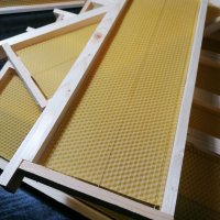 Рамки за пчелни кошери с монтирани восъчни основи, снимка 2 - За пчели - 44252856