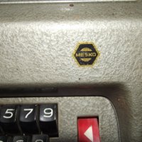 Стара механична сметачна машина (калкулатор) от 50-те години, снимка 2 - Антикварни и старинни предмети - 30216801