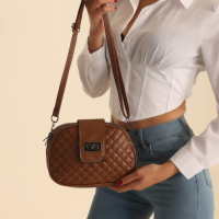 Елегантна дамска ежедневна чанта с три прегради 20х15х8 см., снимка 4 - Чанти - 44760200