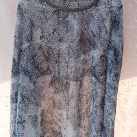 Продавам дамска блуза., снимка 2 - Блузи с дълъг ръкав и пуловери - 42878986