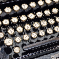 Пишеща машина Olympia , снимка 5 - Антикварни и старинни предмети - 44919854