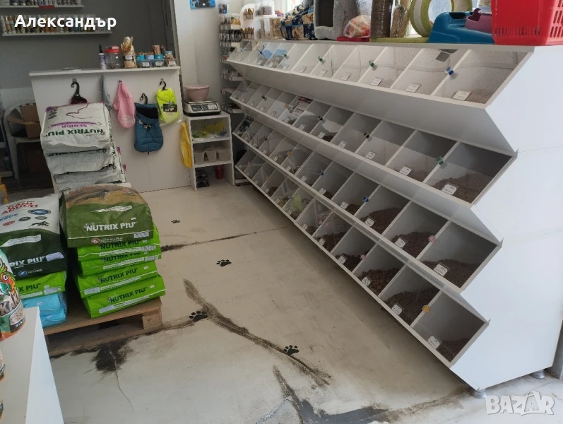 продавам оборудване за зоомагазин , снимка 1