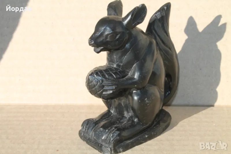 Фигурка от черен камък, снимка 1